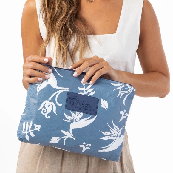 ALOHA Collection Handbags - Aloha Collection Midsize Pekelo Vintage Blue